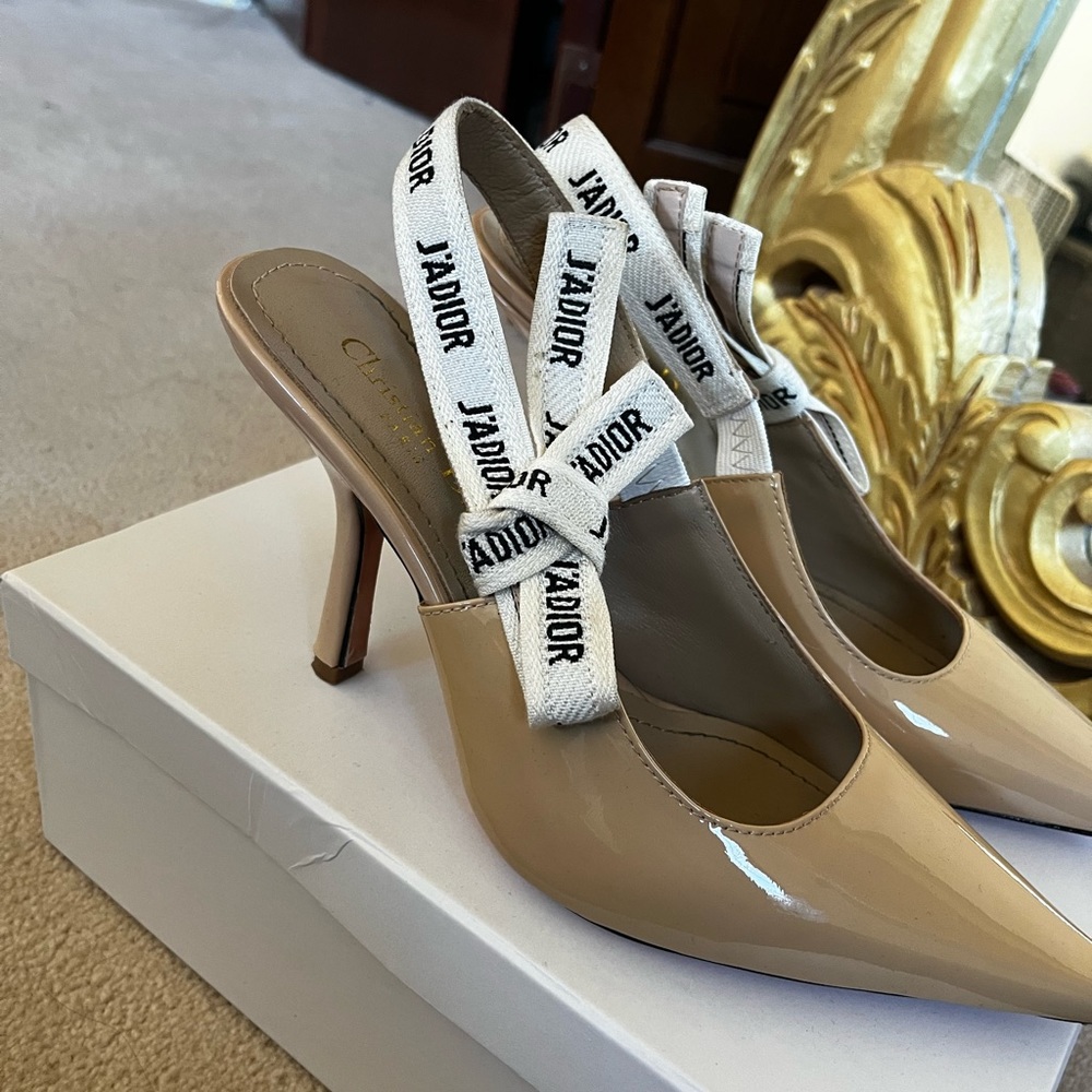 J'ADIOR SLINGBACK PUMP